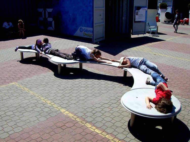 Groove klupa predstavljena na festivalu Gdynia Design Days