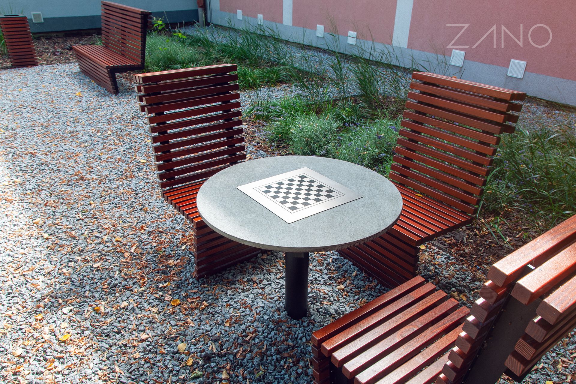 Betonski stol sa &scaron;ahovskom pločom