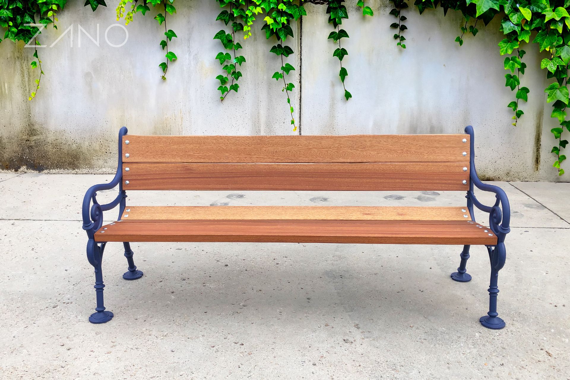 Gradska klupa Retro stilu - egzotično tvrdo drvo Gradska klupa Retro stilu - egzotično tvrdo drvo