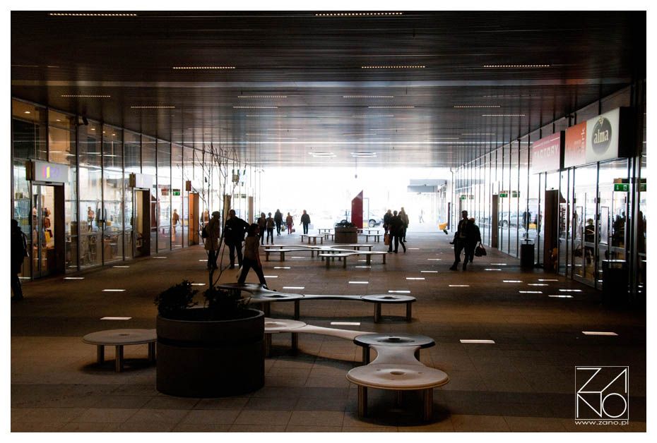 klupa od nehrđajućeg čelika s utorima