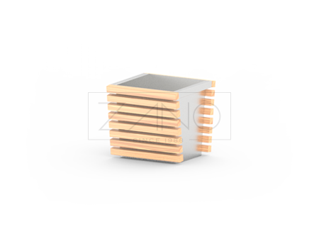 Moderna saksija za cvijeće od nehrđajućeg čelika i drvenih elemenata