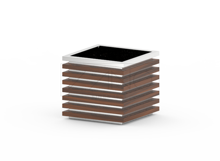 Čelična saksija za cvijeće s drvenim elementima