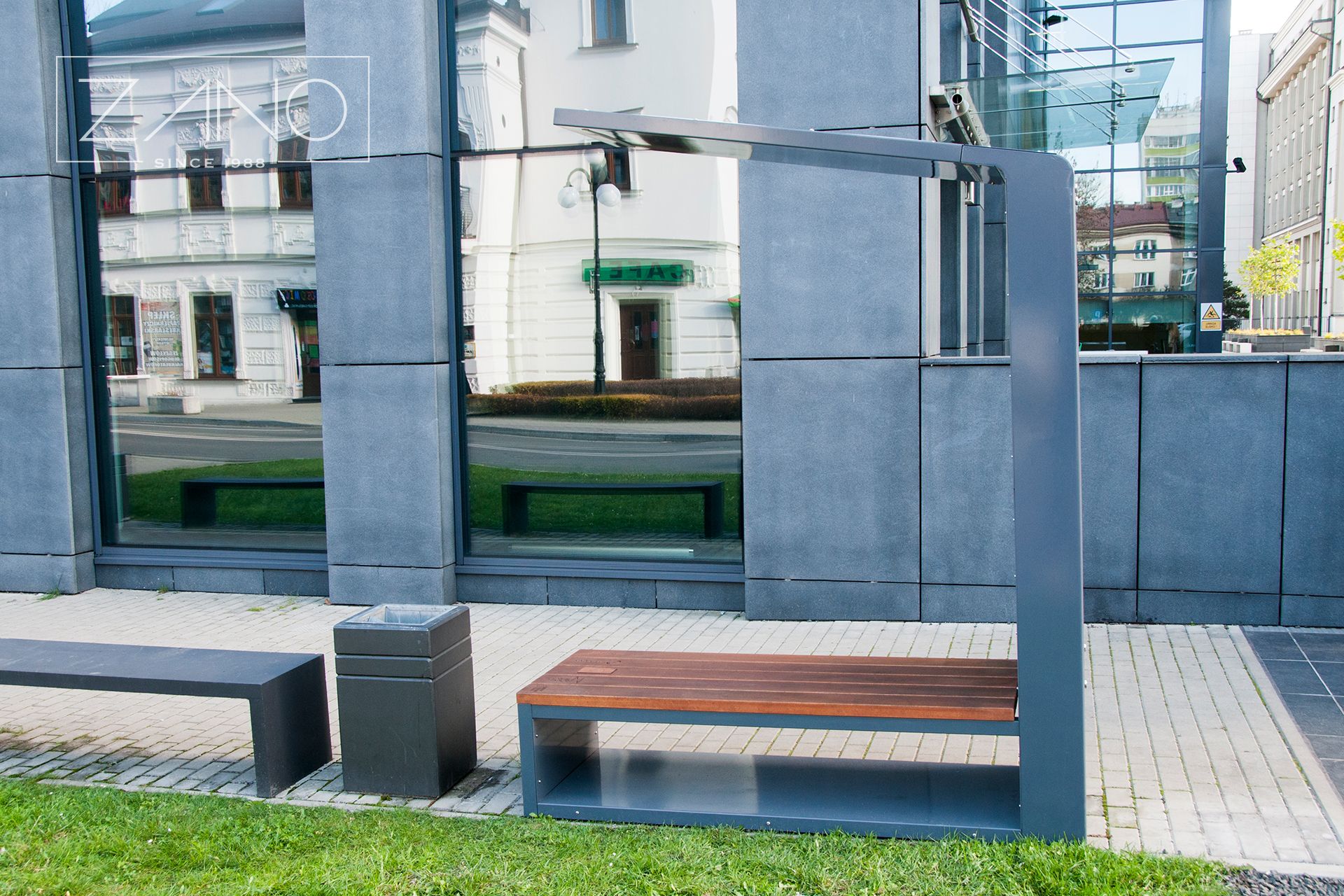 Proizvođač klupe je ZANO urban furniture